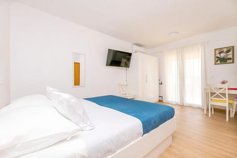 Apartments Mir - Unit 371868-13