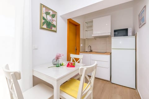 Apartments Mir - Unit 371868-13