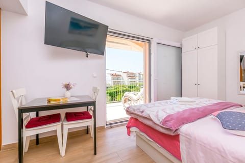 Apartments Mir - Unit 371869-13