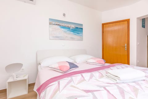 Apartments Mir - Unit 371869-13