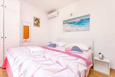 Apartments Mir - Unit 371869-13