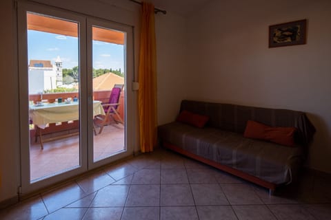 Apartments Den - Unit 371896-13