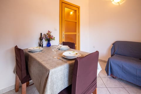Apartments Den - Unit 371897-13