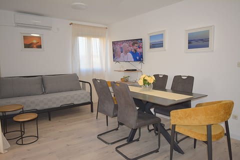 Apartment Maja - Unit 371918-13