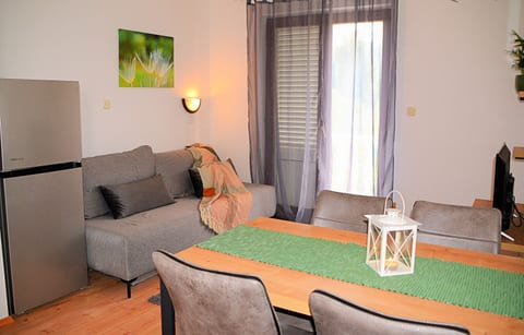Apartment Maja - Unit 375401-13