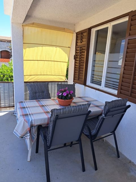 Apartment Jela - Unit 371976-13