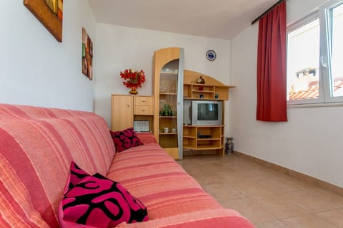 Apartment Marija - Unit 372008-13