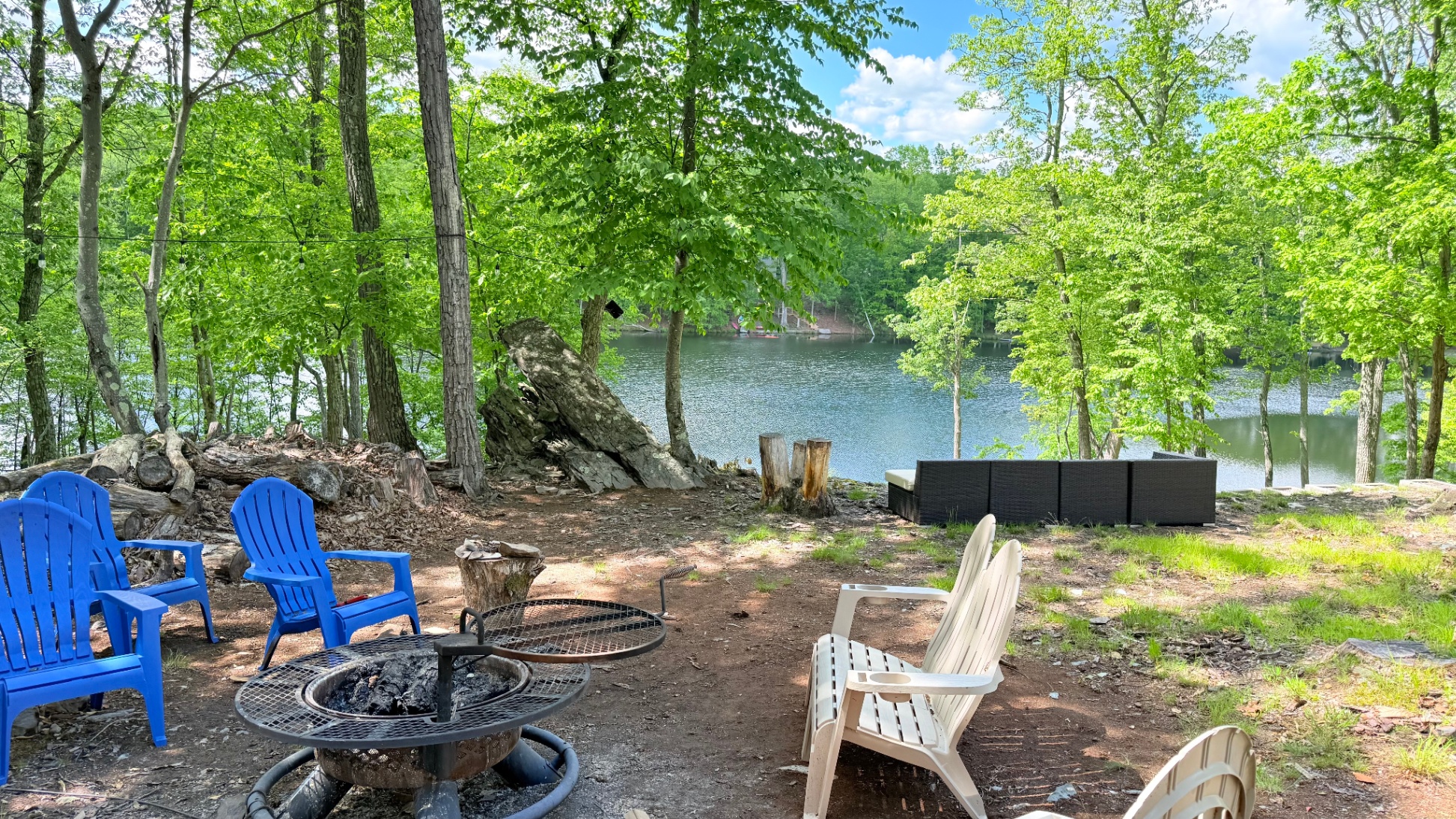 lakefront-hot-tub-firepit-fireplace-pool/