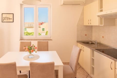 Apartment Luca - Unit 372094-13
