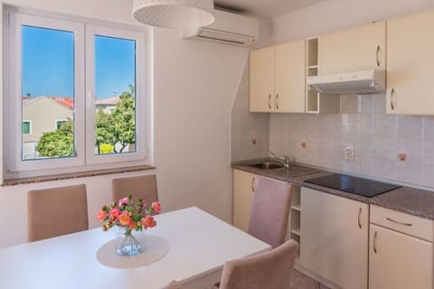 Apartment Luca - Unit 372094-13