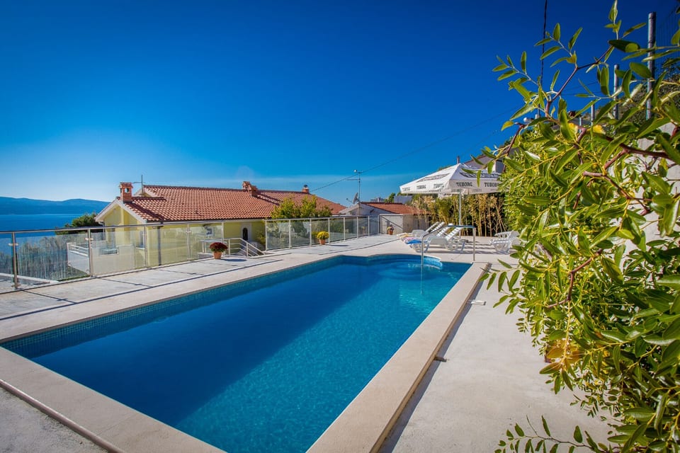 Apartments Saga - Unit 372104-13