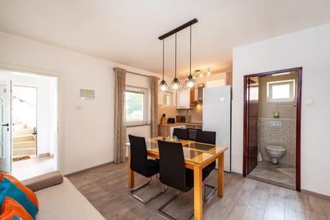 Apartments Dreamy - Unit 372106-13
