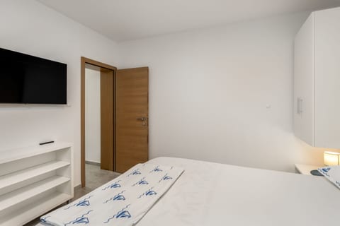Apartment Uga - Unit 372110-13