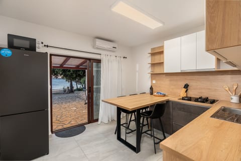 Apartment Uga - Unit 372110-13