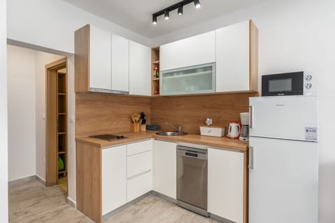 Apartment Uga - Unit 372112-13