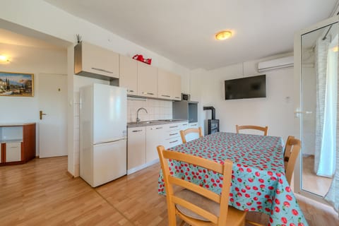 Apartments Mlađo - Unit 372143-13