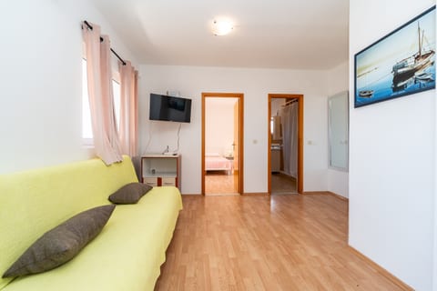 Apartments Mlađo - Unit 372145-13