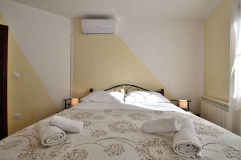 Apartments Mir - Unit 372158-13