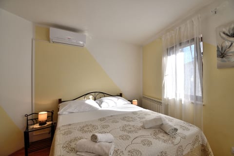 Apartments Mir - Unit 372158-13