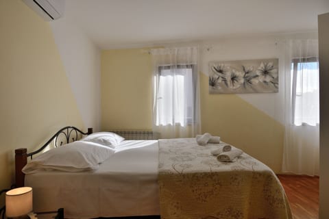 Apartments Mir - Unit 372158-13