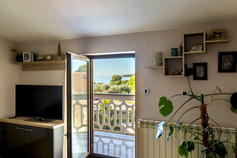Apartments Mir - Unit 372159-13