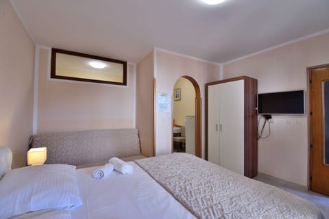 Apartments Mir - Unit 372156-13