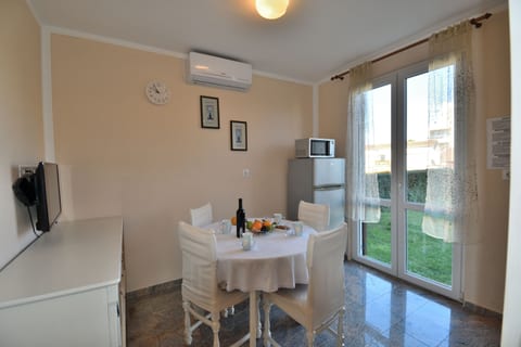Apartment Nadica - Unit 372160-13