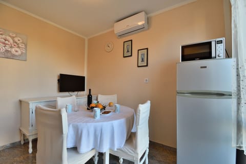 Apartment Nadica - Unit 372160-13