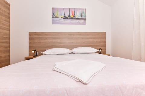 Apartment Marijo - Unit 372214-13