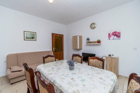 Apartment Ivica - Unit 372215-13
