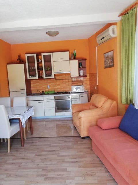 Apartments Pool - Unit 372242-13