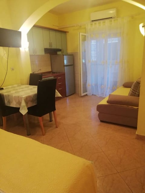 Apartments Pool - Unit 372243-13