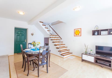 House Ned - Unit 372278-13