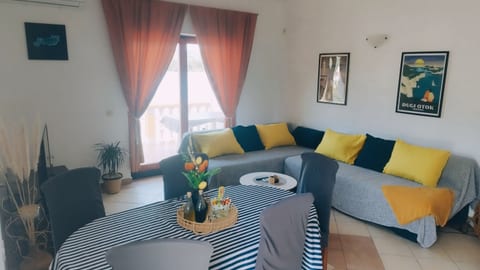 Apartments Grbac Veli Rat-Seaside - Unit 372372-13