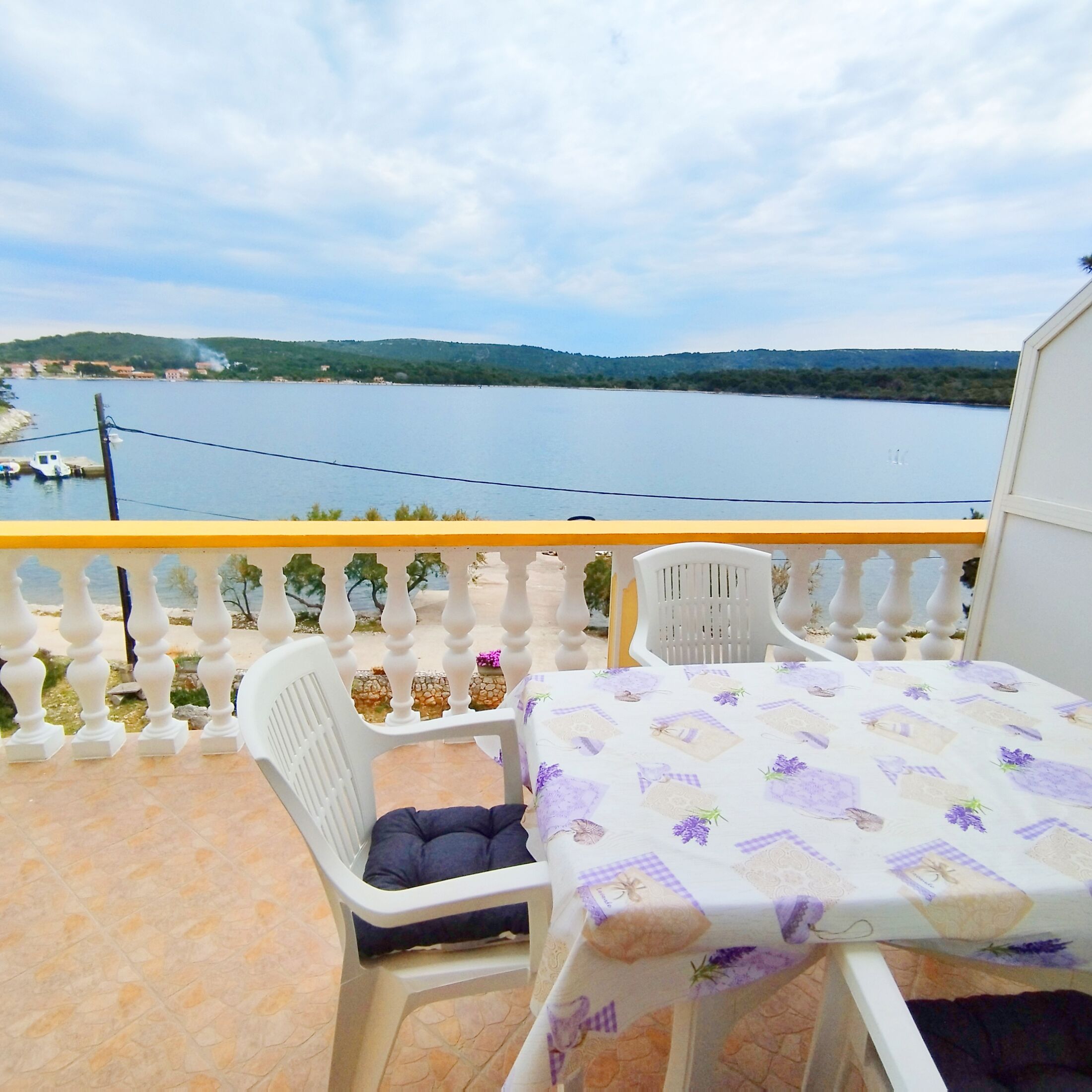 Apartments Grbac Veli Rat-Seaside - Unit 372372-13