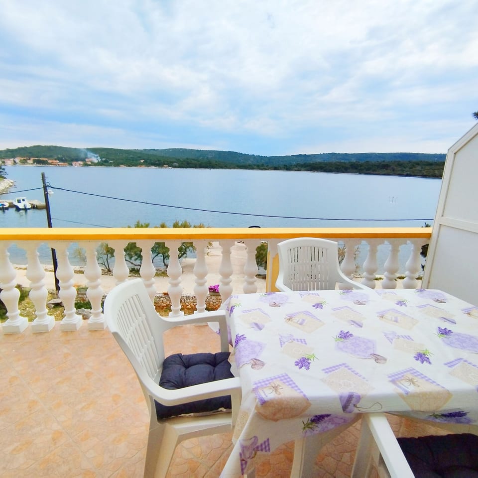 Apartments Grbac Veli Rat-Seaside - Einheit 372372-13