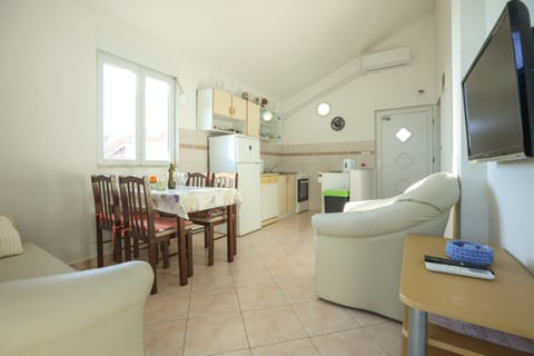 Apartments Teo - Unit 372400-13