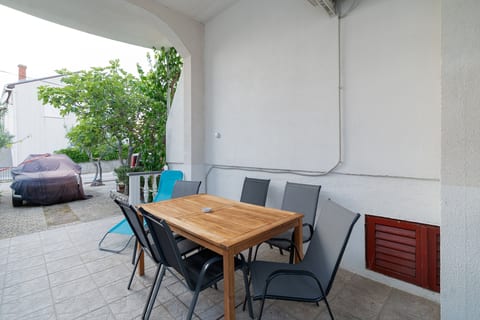 Apartments Pere - Unit 372405-13