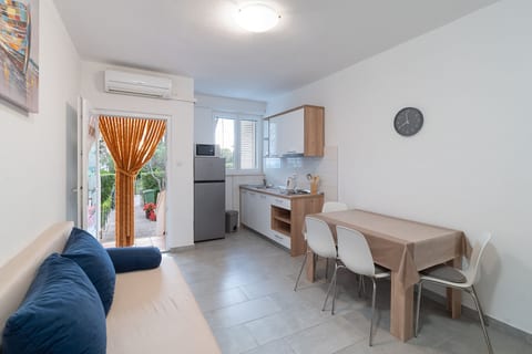 Apartments Pere - Unit 372407-13