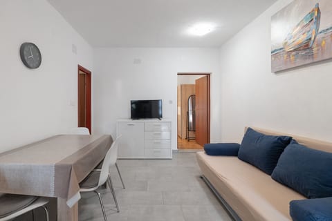 Apartments Pere - Unit 372407-13