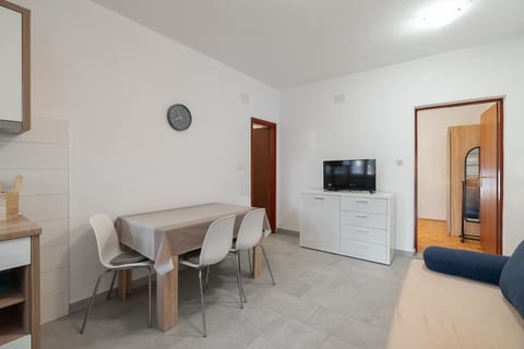 Apartments Pere - Unit 372407-13