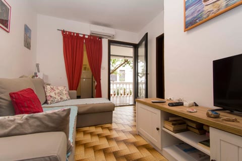 Apartments Masa - Unit 372410-13