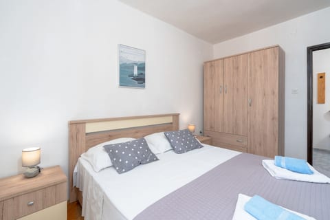 Apartments Ivo - Unit 372432-13