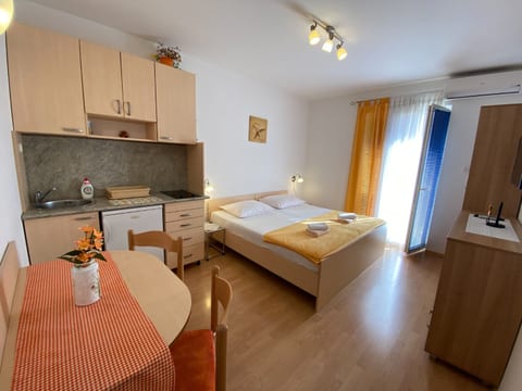 Apartment Lina - Unit 372435-13