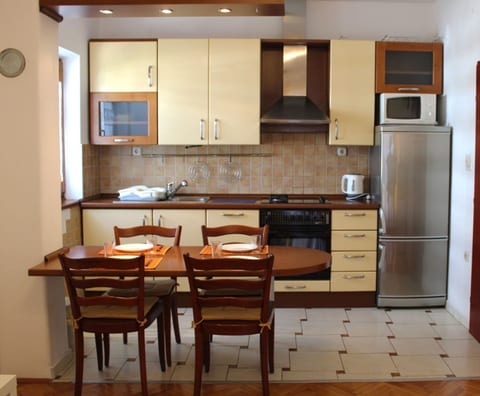 Apartment Lina - Unit 372438-13
