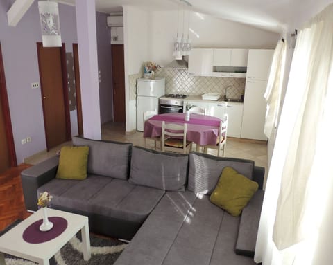 Apartment Lina - Unit 373174-13