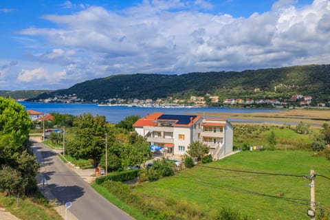 Apartments Mig - Unit 372507-13