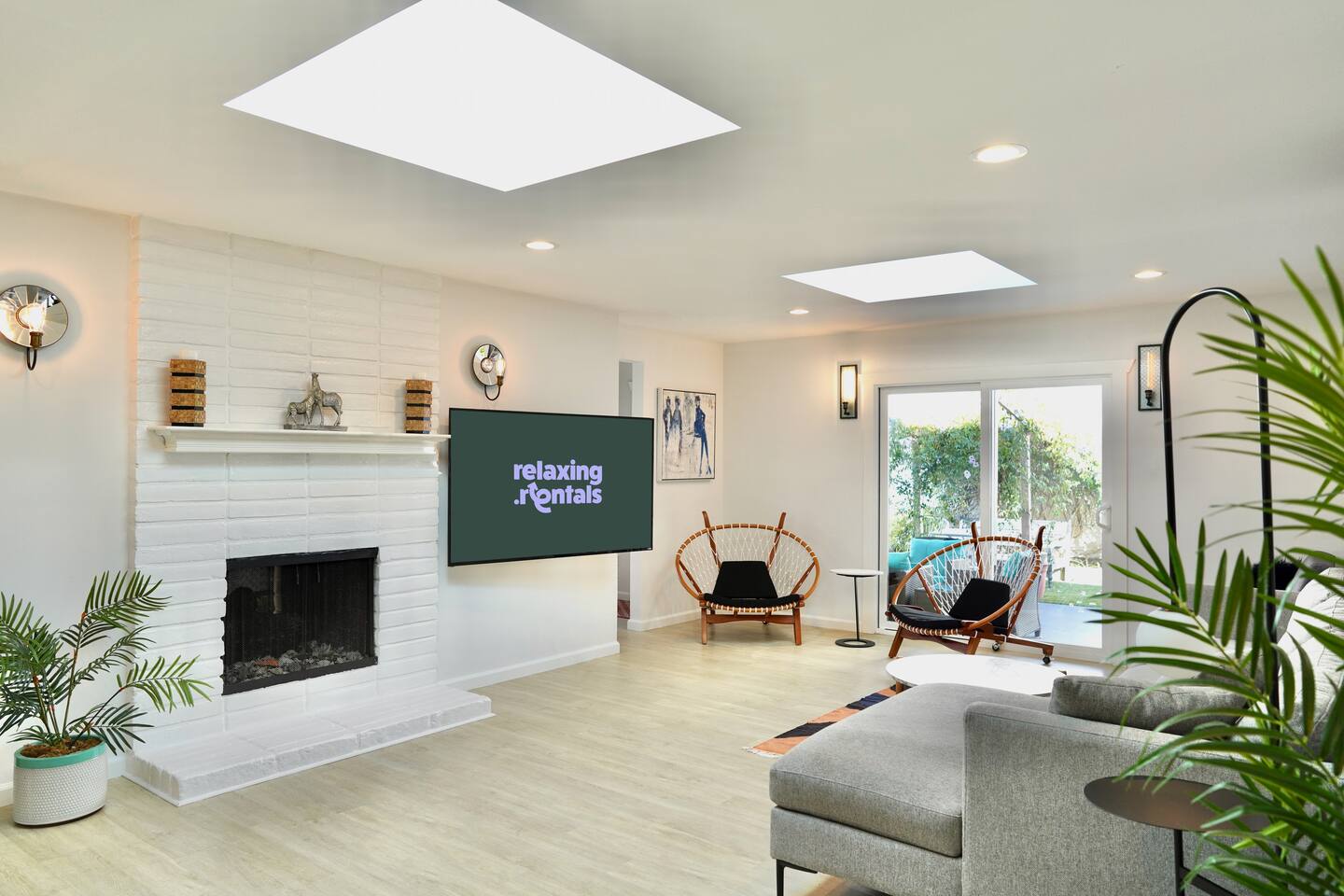 Modern Beach Residence w Backyard Pond & Hot Tub🏖