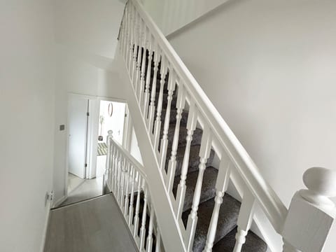 Spacious House in London with Free Parking