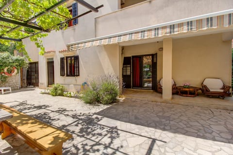 Apartments Eli - Unit 372528-13